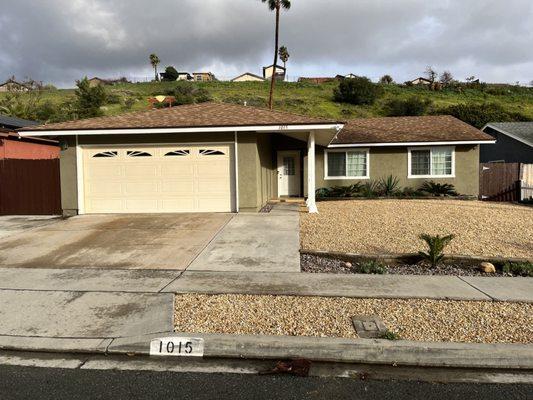 A cozy single family home under management near Lemon Grove area.