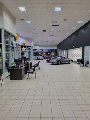 This is the inside of Integrity Auto Sales. Very nice, welcoming, and clean.