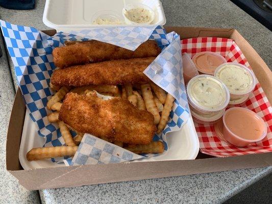 The food is absolutely delicious!!!!! Serving sizes gigantic!!!! I'm a fish and chips snob. This place scores a 9.2 on my scale.