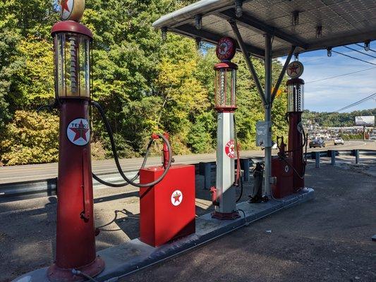 Airplane Filling Station, Knoxville