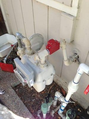 Earthquake gas shut-off valve