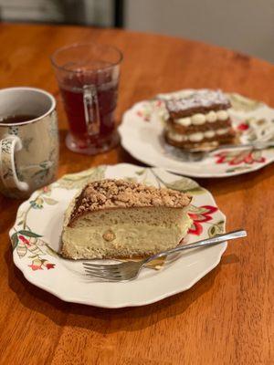 Yummy cakes we got to go and had at home after dinner.