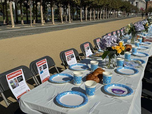 Empty Shabbat table to bring awareness of kidnap victims of Hamas