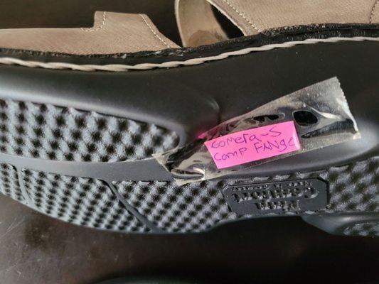 This is the tag on the shoe that was placed rapidly in my new shoe box. Bait and switch.