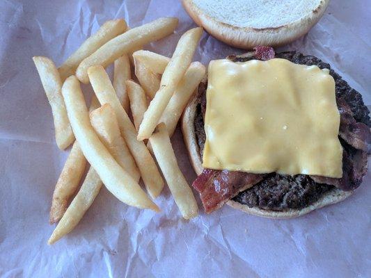 Bacon burger, small fries