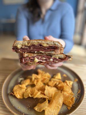 Hot Pastrami sandwich with signature chips