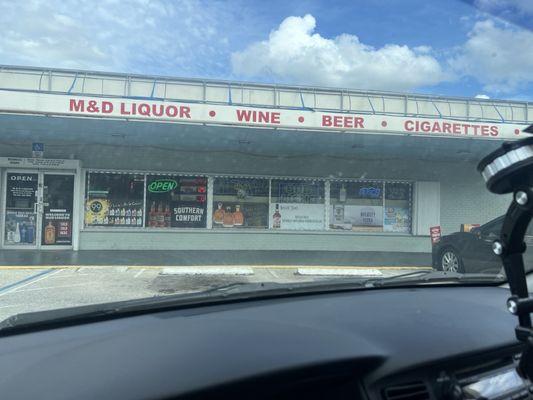 M & D Liquor