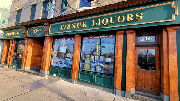 Storefront (12/24/21). #CentralAvenueLiquors #JerseyCity #LiquorStore #Beer #Liquor #Wine