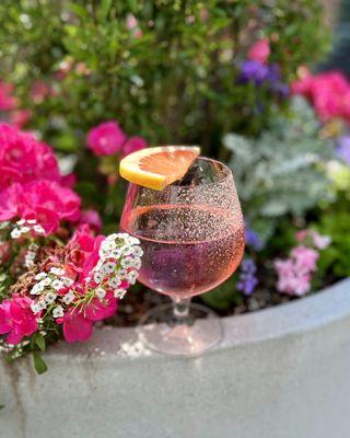 Grilled Peach and Hibiscus Gin & Tonic