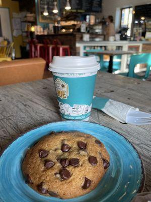 Toasty chocolate chip cookie and Sherpa chai