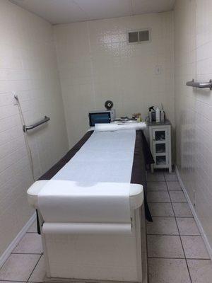 Waxing room, table area