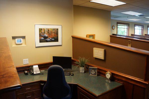 Brokers Desk