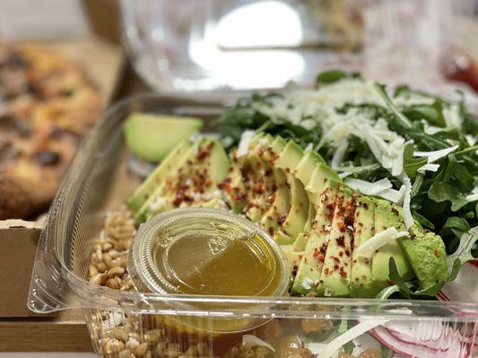 Avocado & Arugula Salad