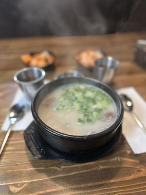 Brisket Sullung Tang with clear noodles