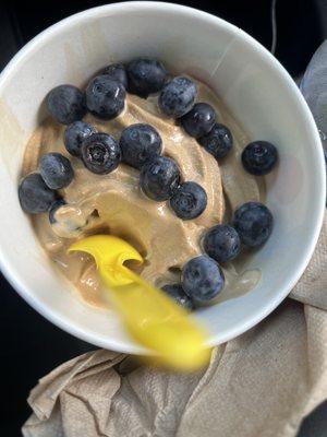 Salted Caramel and coffee Frozen Yogurt (16 oz) (pint) with blueberries