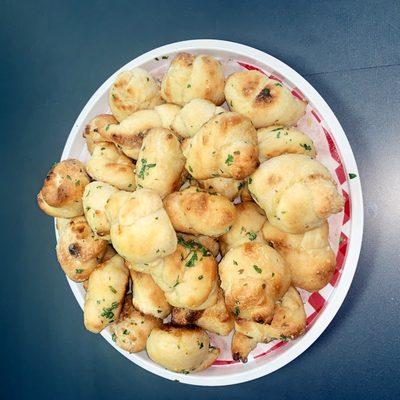 Garlic Knots (6 pc in per order)