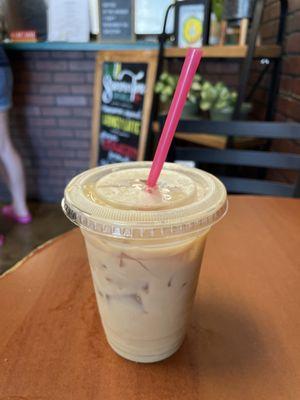 Iced vanilla latte