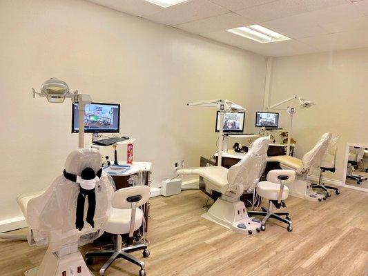 Comfortable dental chairs with modern and state-of-the-art equipment!