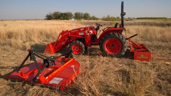 All the goodies I got with the L3200 from Michael Lee.  Loader installed, they are as good as it gets at ANH.