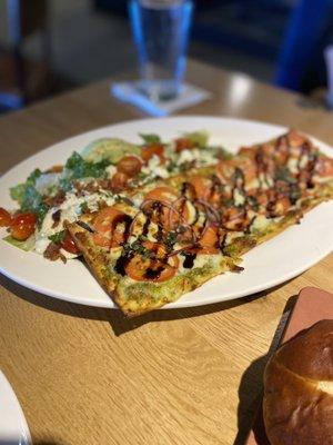 Flatbread & Salad Combination