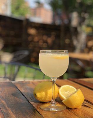 French 75 on the patio? Yes, please! ‍