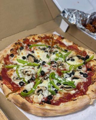 Large Veggie Delight Pizza