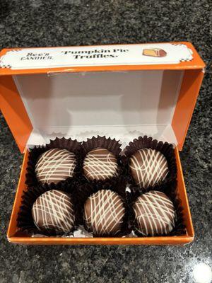 Pumpkin Pie Truffles