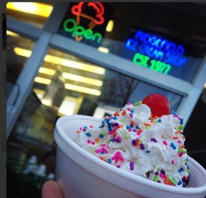 Ridgefield Ice-Cream Shop  Since 1977