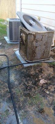 Picture of the HVAC unit. Two of them and they worked on both.