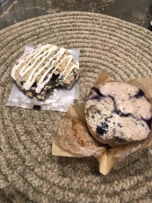 Arctic blueberry soft cookie + Arctic blueberry muffin