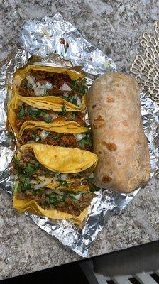 Tacos de lengua, asada, y pastor.  Burrito de lengua