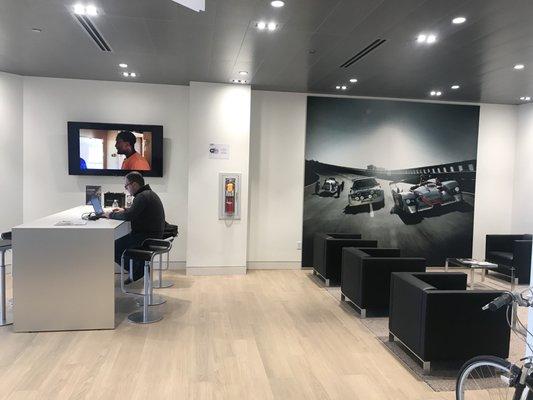 In our comfortable customer lounge you will find free coffee, water, and wifi while you wait for vehicle.