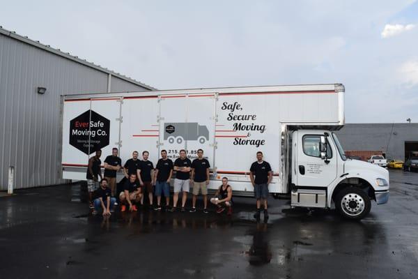 Guys at the truck.  Rainy day, no worries!!