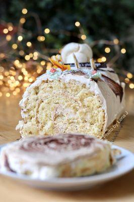 7" Hazelnut bûche de noël ($35) - Yule log cake with hazelnut cake and white chocolate hazelnut mousse