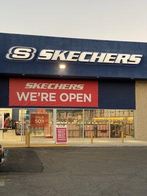 SKECHERS Warehouse Outlet