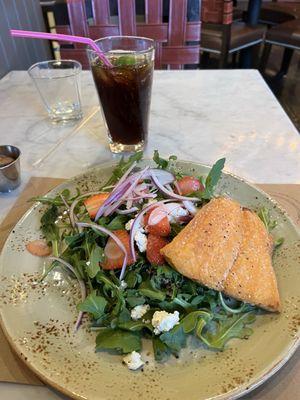 The quinoa strawberry salmon salad