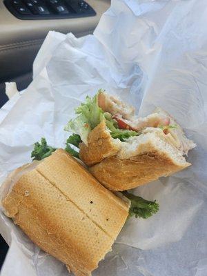 turkey sandwich made like an italian sub.