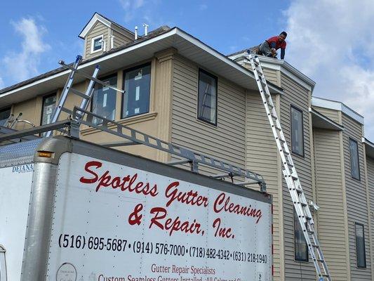 Experts in gutter cleaning, gutter screens and gutter installation