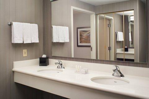 Courtyard By Marriott Cincinnati Covington