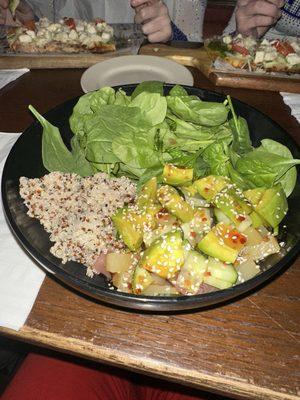 Tuna poke bowl