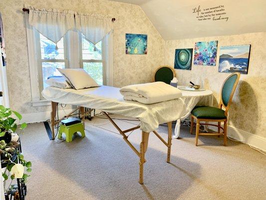 Some of the services provided at Angela's are Reiki, Crystal Sound Bowls, Tuning Forks Somoenergetics, and Theta Healing!