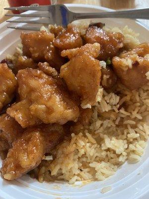 L24. General Tso's Chicken Lunch Special