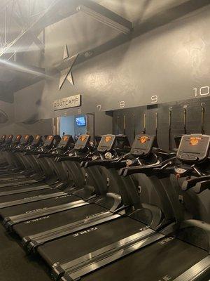 Bootcamp set up with nice clean treadmills!