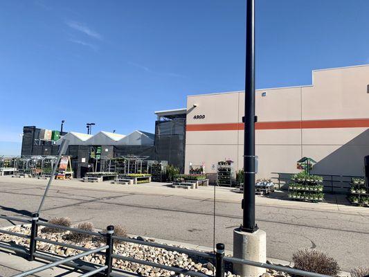 The garden department is finally hopping and stocked.  In Wyoming they have to wait till April/May due to spring snow.