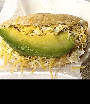 AREPA REYNA PEPIADA