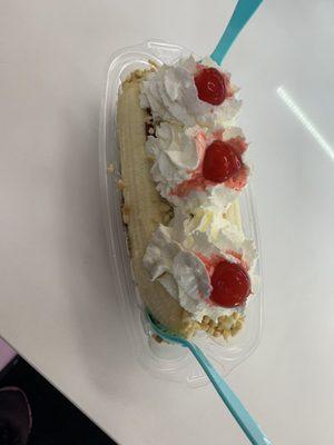 Come on now doesn't this Banana Split Sundae look next level?