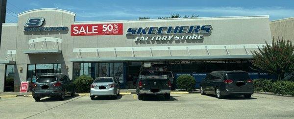 SKECHERS Warehouse Outlet