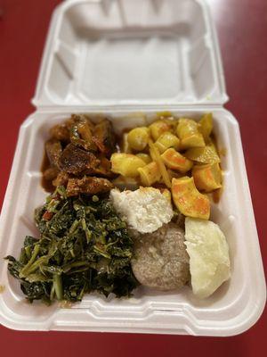 A little bit of everything in the Medium Box! Veggie Chicken, Veggie Prawn, Calaloo, Boiled Plantain, Boiled Yam & a Boiled Dumpling