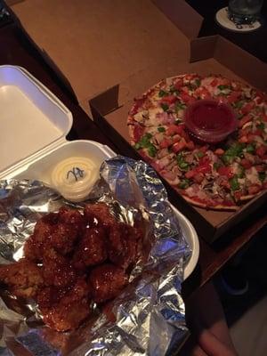 BBQ Boneless Wings and Thin & Crispy Veggie Small Pizza (with no olives) and a side of extra pizza sauce