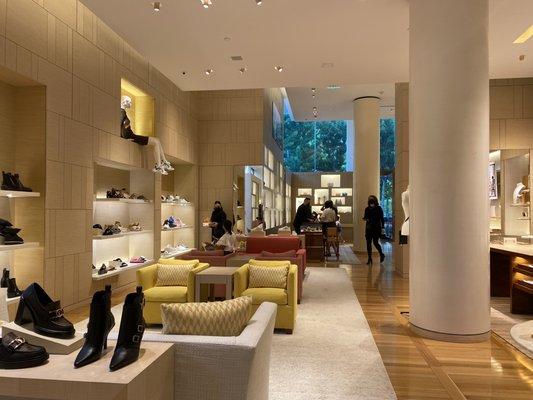 Louis Vuitton Manhasset